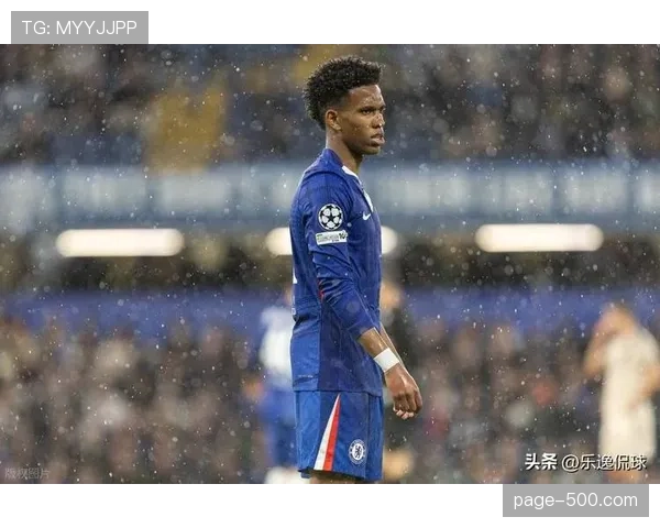 英超切尔西小将埃斯特旺训练表现积极 获队友帕尔默认可